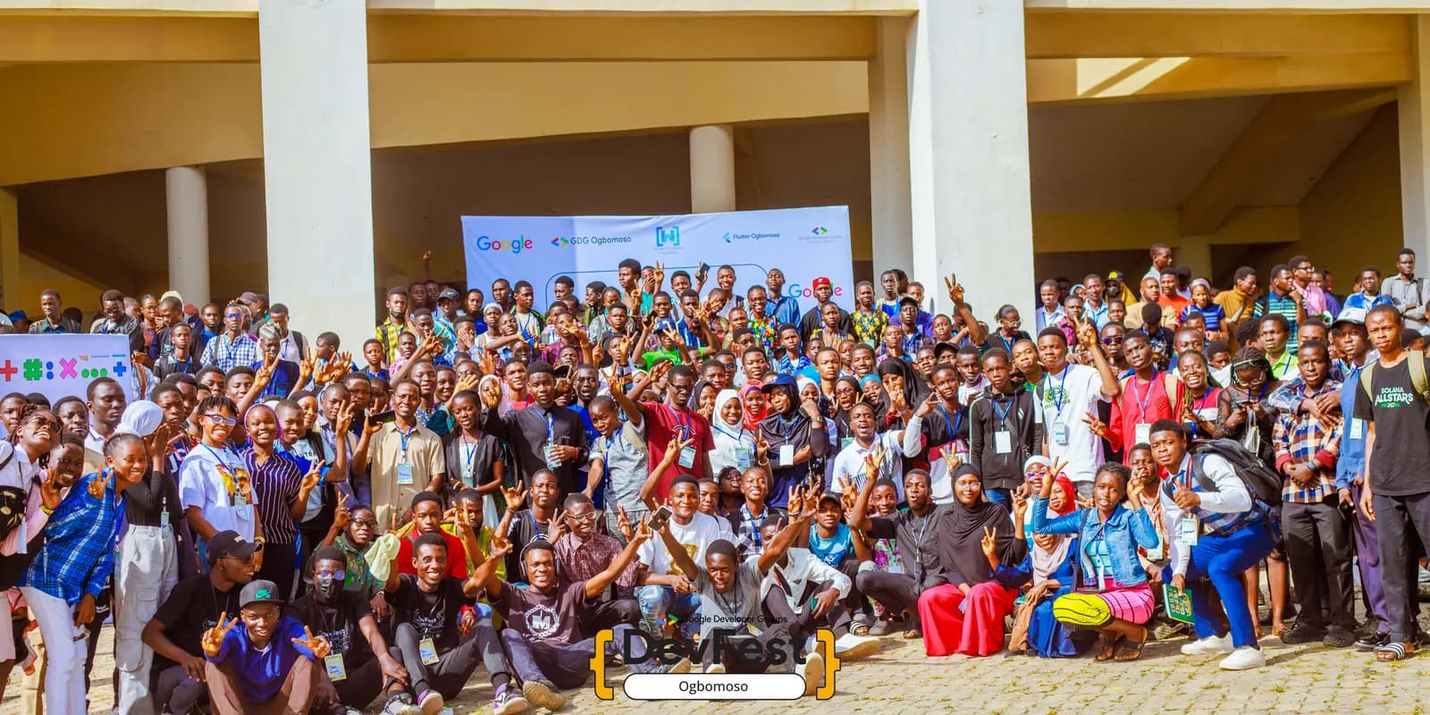 Group photo of DevFest 2024 attendees